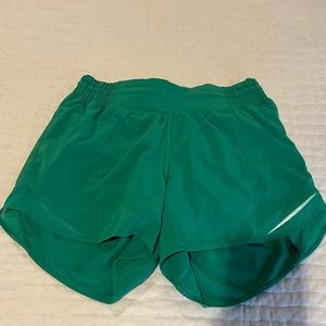 Hotty Hot High-Rise Lined Short 4". Size 6, like new.